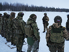 В архангельском отряде спецназа «Ратник» Росгвардии получили войсковой опыт курсанты из Новосибирска