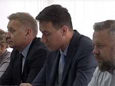 Чиновники про школу №105