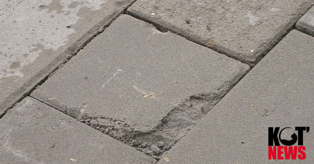 Площадь Советов в Котласе укладывают бракованной плиткой