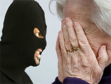 88-летняя пенсионерка чуть не стала жертвой мошенников