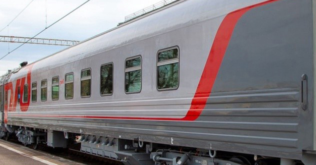 Чтобы прокатиться, чиновник РЖД взял себе вагон