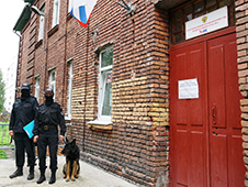 В Архангельской области сотрудники Росгвардии обследуют избирательные участки