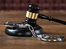 Бывший студент обвиняется в незаконным сбыте наркотиков