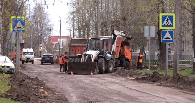 Но про парковку забудьте: на улице Кедрова начался ремонт