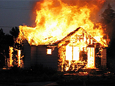 Виновный в поджоге двух домов в Архангельске сядет на 5,5 лет