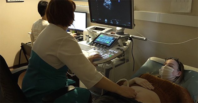 Высокие технологии на защите малышей: в Котласской ЦГБ - новый и крутой аппарат УЗИ