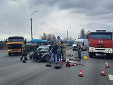 Сотрудниками Госавтоинспекции устанавливаются обстоятельства ДТП, в котором погиб человек