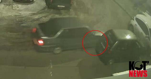 20-летний парень не парится: пьёт и бьёт машины