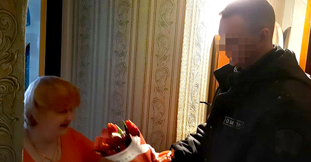 Архангельские омоновцы поздравили вдов и матерей погибших товарищей с Международным женским днем