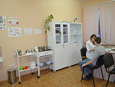 Оказание первичной медико-санитарной помощи в образовательных учреждениях обязаны  в течение всего образовательного процесса