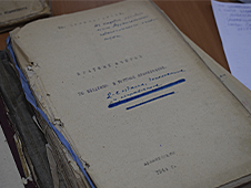 Неожиданный экспонат появился на выставке к 90-летию педвуза в Музее истории САФУ