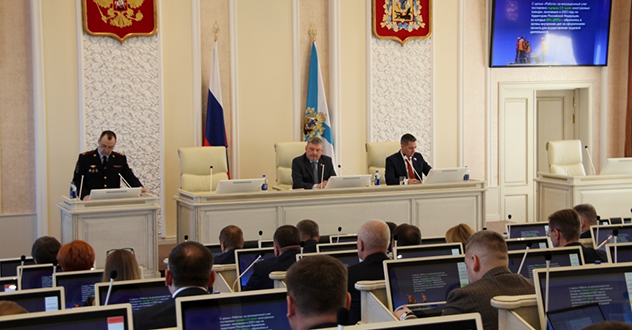 Начальник УМВД России по Архангельской области выступил с отчетом перед региональными депутатами