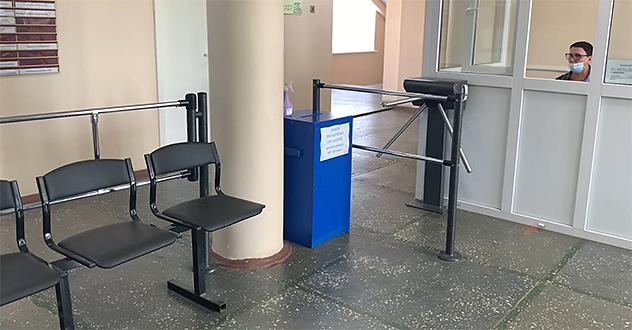 "Не согласен – критикуй, критикуешь – предлагай, предлагаешь – делай, делаешь – отвечай!"