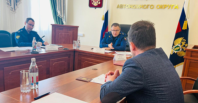 Исполняющим обязанности прокурора Архангельской области и Ненецкого автономного округа Николаем Хлустиковым проведен личный прием граждан в г. Нарьян-Маре