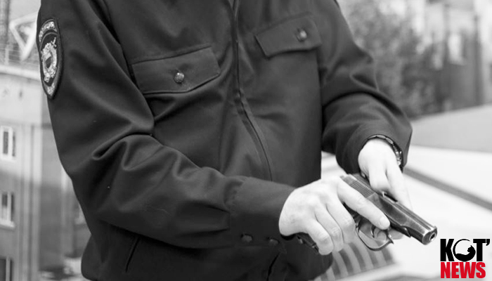 Одна пуля прошла на вылет, другая осталась в голове