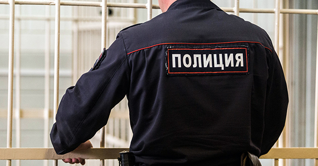 Реальный срок получил полицейский из Плесецкого района за избиение и пытки электрошокером задержанного