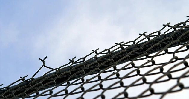 По требованию прокуратуры на побережье Белого моря принудительно сносят самовольные постройки