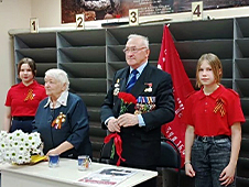 Ветеран архангельского отряда «Ратник» провел урок Мужества для школьников